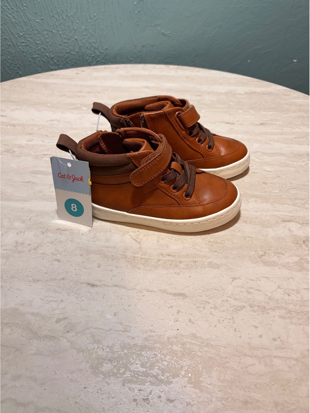 Size 8C Cat & Jack Boys' Brown High-Top Sneakers Size 8